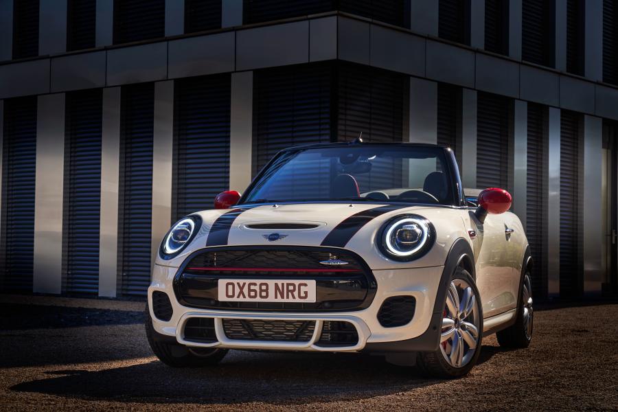  Mini John Cooper Works Cabrio (F57) 2018 года  (WW) (фото 28 из 36)